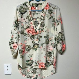 Pretty business casual blouse. Worn maybe 3 times